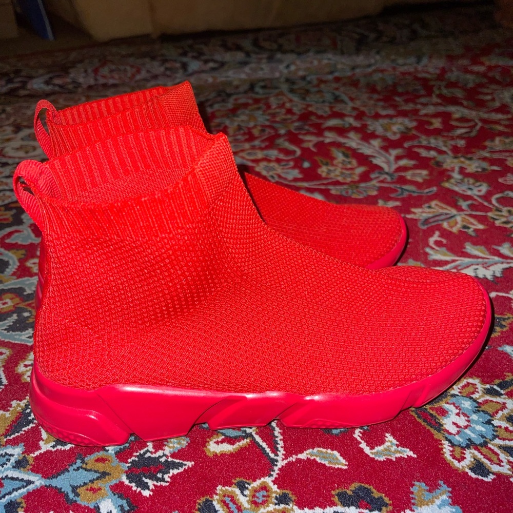 Super cute red Sock sneakers (rare) - Picture 5 of 13